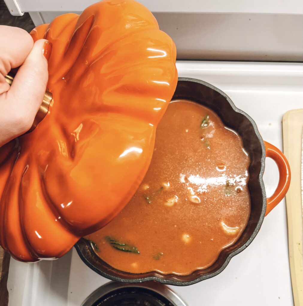 Tomato tortellini soup